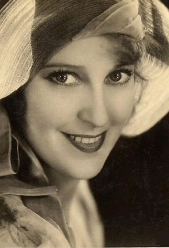 Jeanette MacDonald 1930 photo